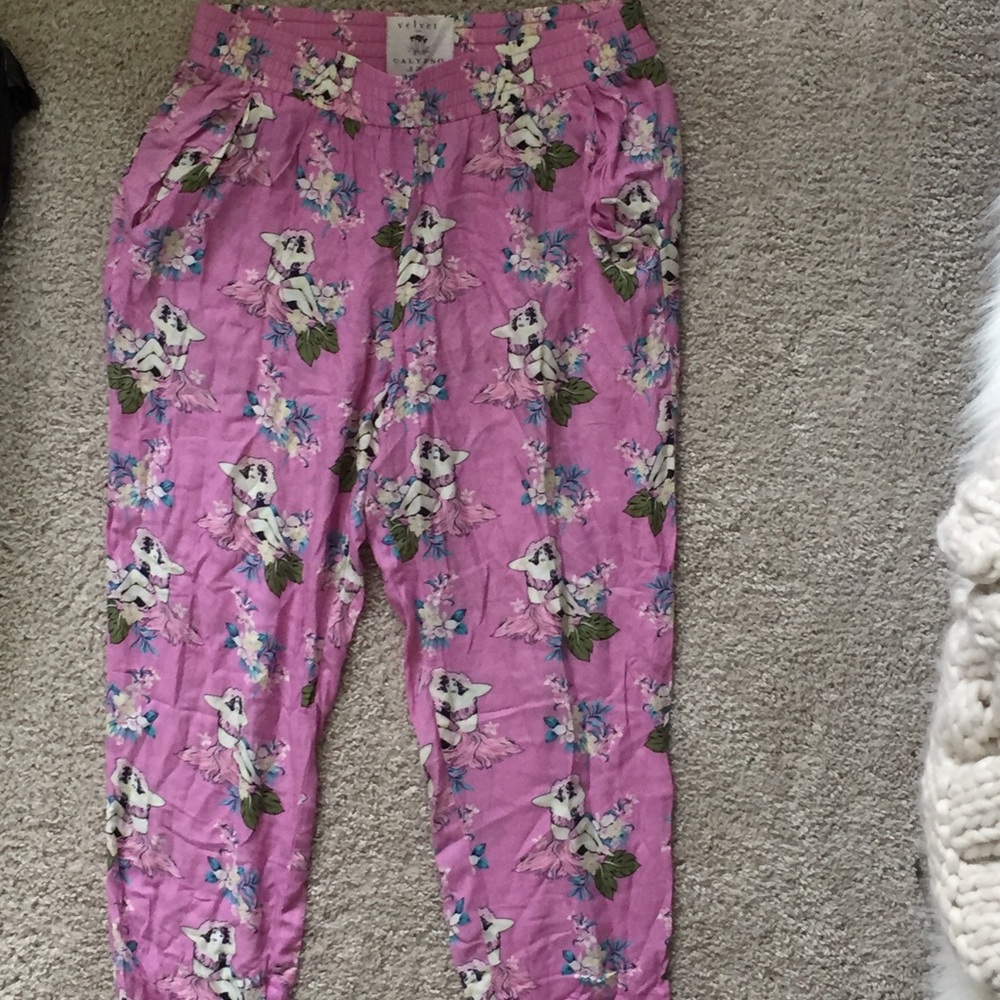 Beachy pants with fun print